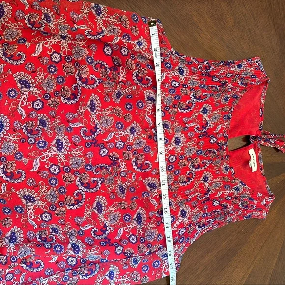 Max Studio Red Paisley Sleeveless Blouse | Lightweight | Elegant & Chic - Picture 6 of 9